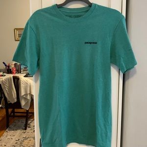 Classic Patagonia tee size S